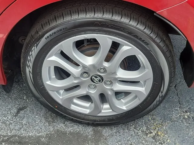 2018 Toyota Yaris iA Base photo 7