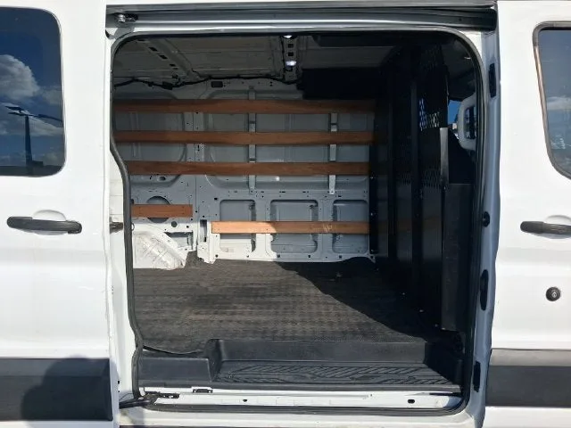 2019 Ford Transit-250 Base photo 7