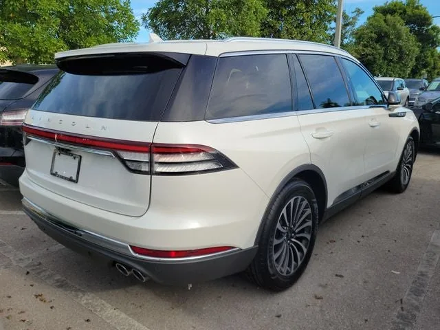 2023 Lincoln Aviator Reserve Premium photo 5
