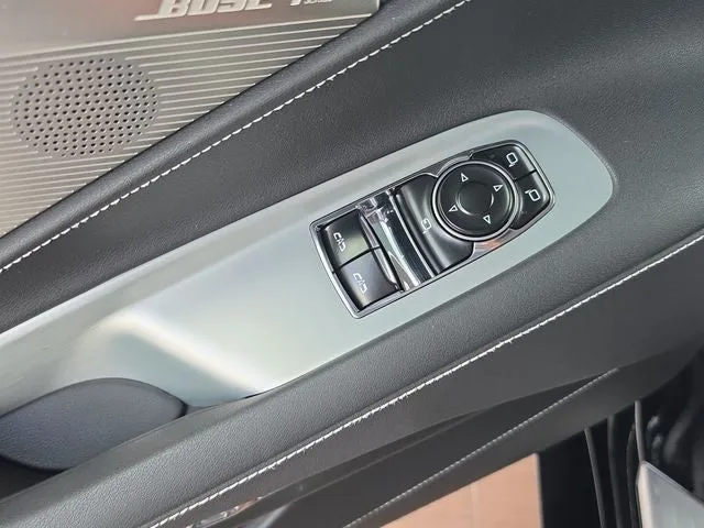 2025 Chevrolet Corvette Stingray 2LT photo 9
