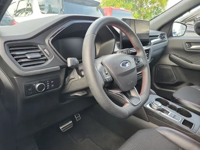 2024 Ford Escape ST-Line photo 8
