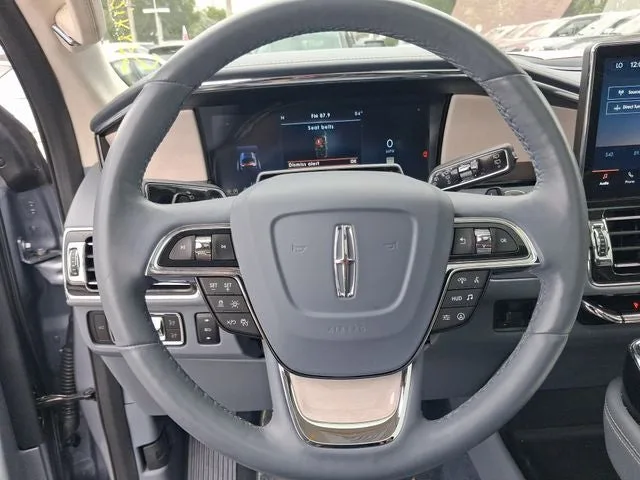2022 Lincoln Navigator L Black Label photo 15