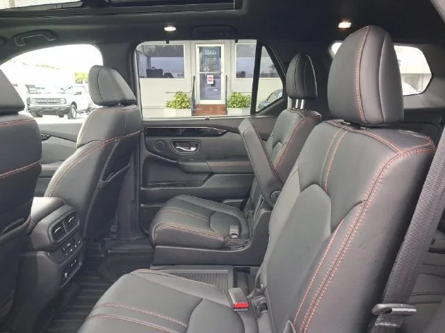 2024 Honda Pilot TrailSport photo 6