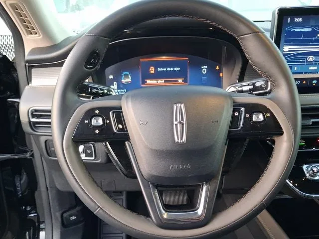 2024 Lincoln Corsair Premiere photo 15