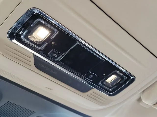 2022 Lincoln Corsair Standard photo 27