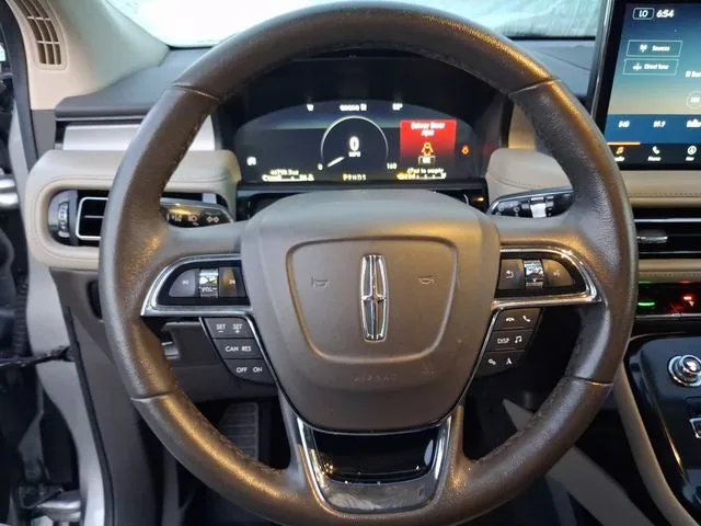 2023 Lincoln Nautilus Standard photo 15