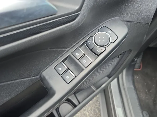 2023 Ford Escape ST-Line Select photo 16