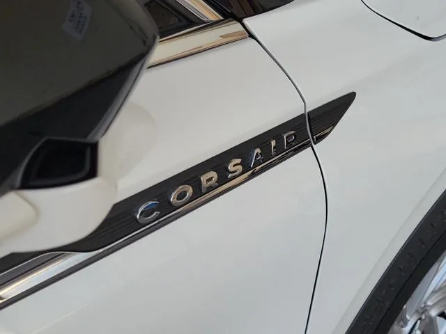 2024 Lincoln Corsair Premiere photo 5