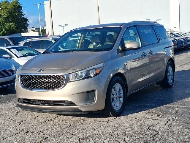 2015 Kia Sedona LX photo 2