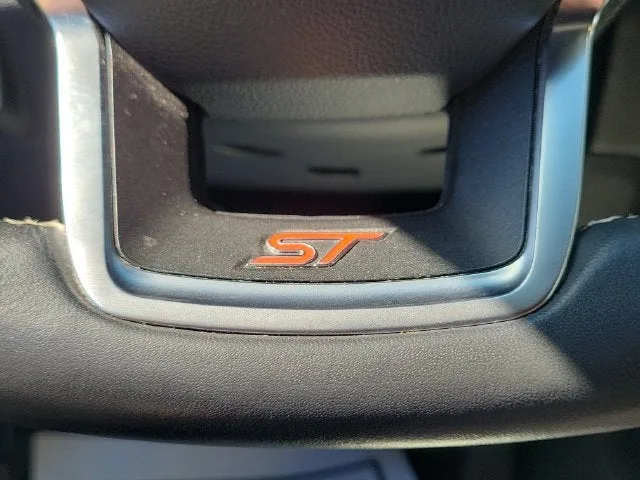 2023 Ford Explorer ST photo 22