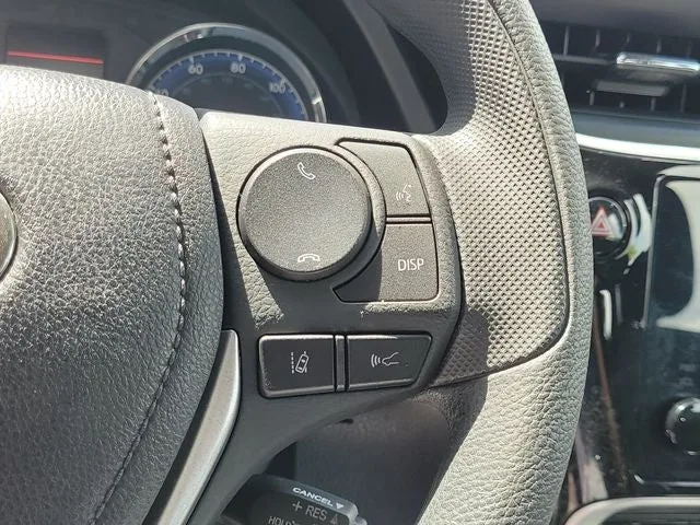 2018 Toyota Corolla LE photo 19