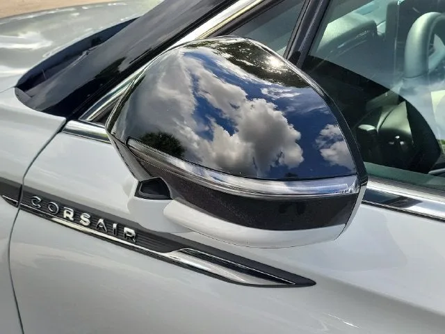 2025 Lincoln Corsair Premiere photo 9