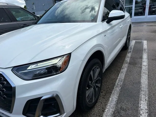 2022 Audi Q5 45 S line Premium quattro photo 2