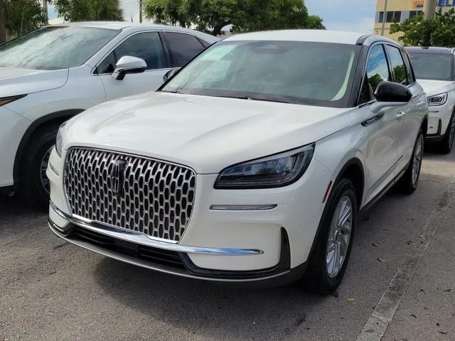 2024 Lincoln Corsair Premiere photo 3