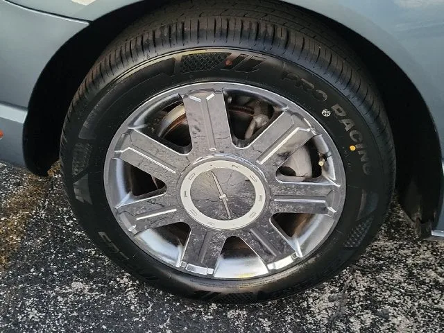 2005 Ford Thunderbird Base photo 9