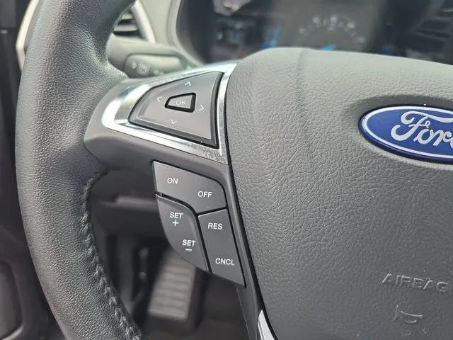 2022 Ford Edge SEL photo 20