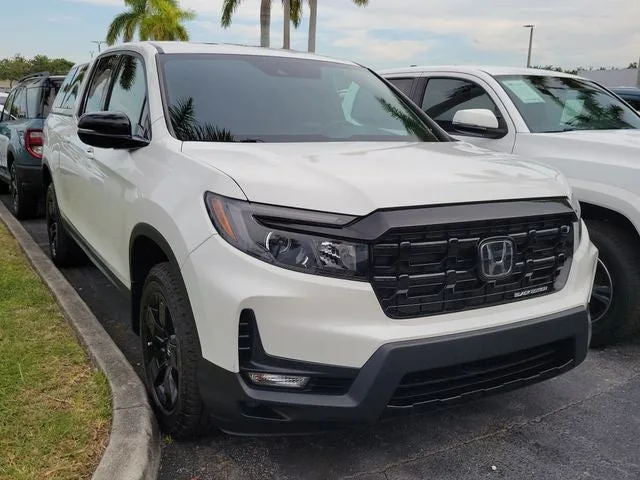 2025 Honda Ridgeline Black Edition photo 2