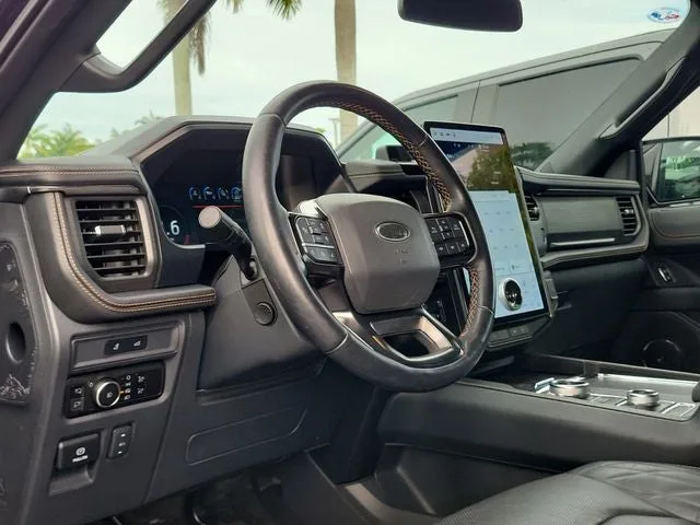 2023 Ford Expedition Max Platinum photo 9