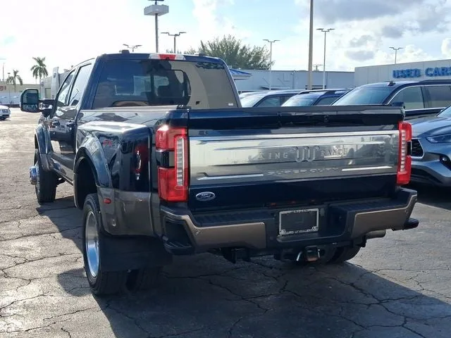 2023 Ford F-450SD King Ranch DRW photo 3