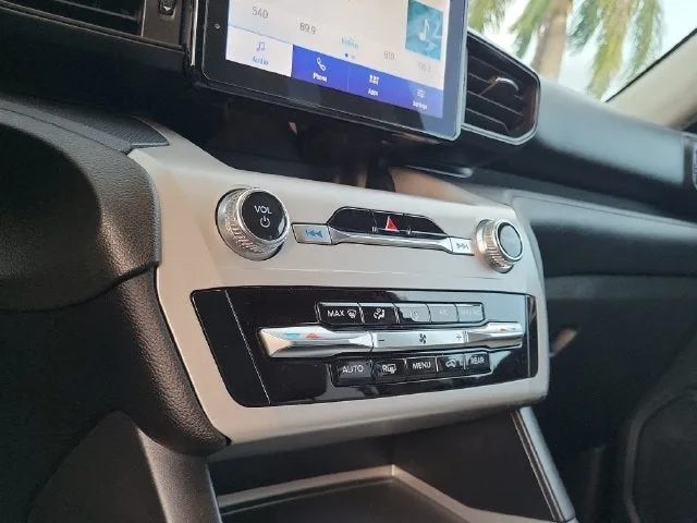 2023 Ford Explorer Base photo 22