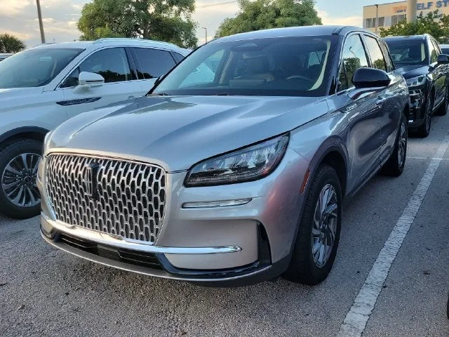 2024 Lincoln Corsair Premiere photo 3