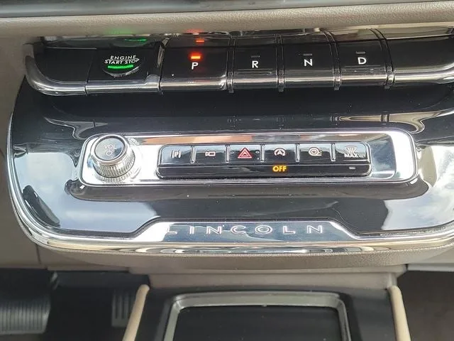 2024 Lincoln Corsair Premiere photo 26