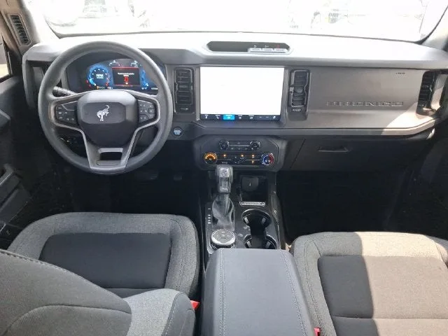2025 Ford Bronco Base photo 7