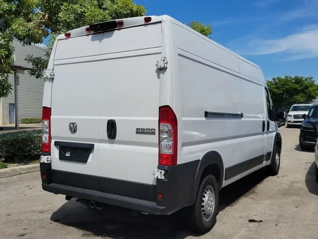 2024 RAM ProMaster 2500 High Roof photo 3