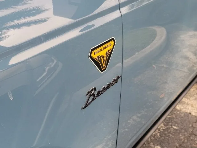 2022 Ford Bronco Badlands photo 6