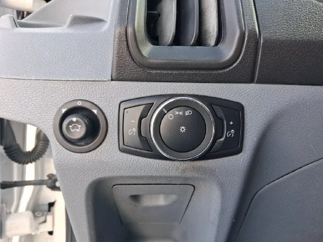 2019 Ford Transit-250 Base photo 17