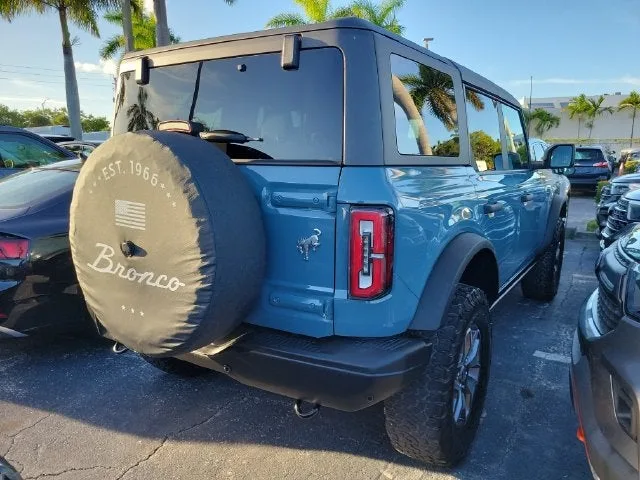 2022 Ford Bronco Badlands photo 3