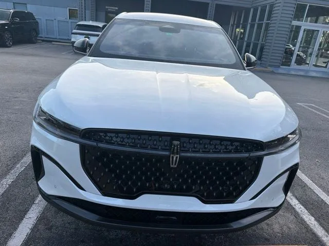 2024 Lincoln Nautilus Premiere photo 2