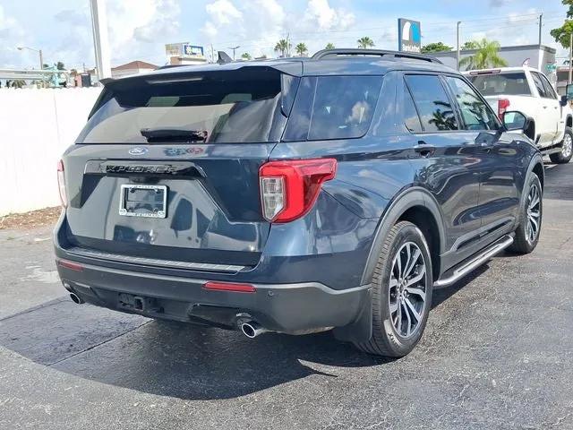 2022 Ford Explorer ST-Line photo 4