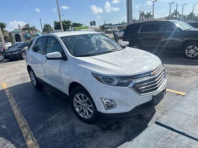 2020 Chevrolet Equinox LT photo 2
