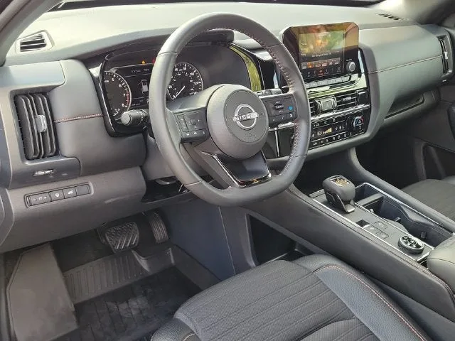 2025 Nissan Pathfinder Rock Creek photo 10