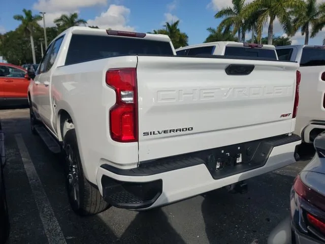 2024 Chevrolet Silverado 1500 RST photo 4