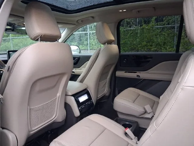 2023 Lincoln Aviator Reserve Premium photo 5