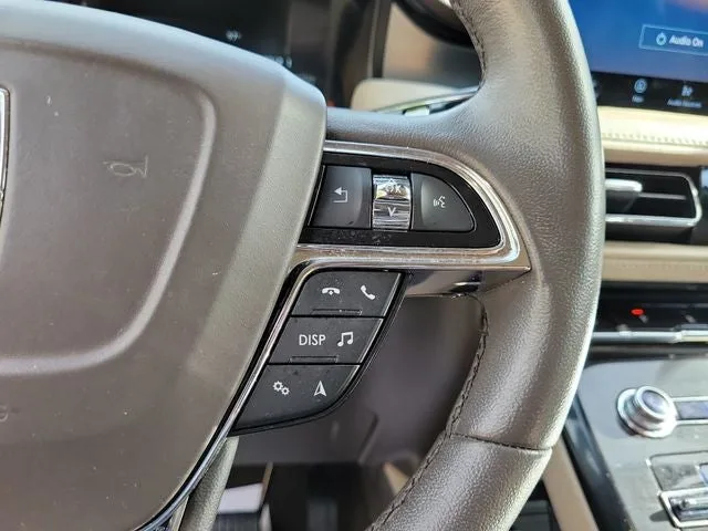 2022 Lincoln Nautilus Standard photo 23