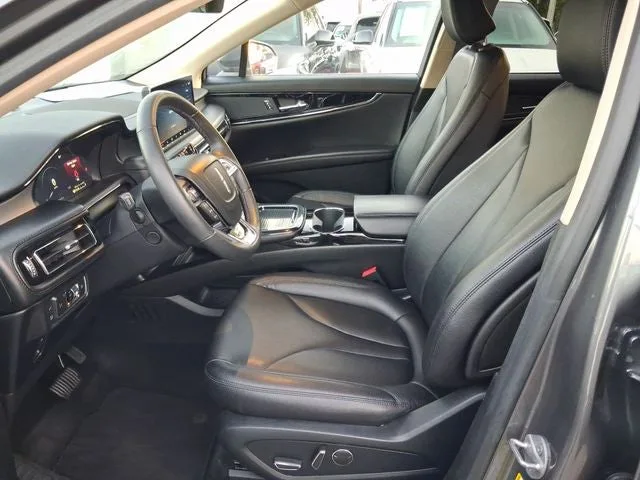 2022 Lincoln Nautilus Standard photo 12