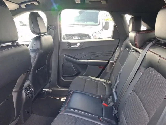 2023 Ford Escape ST-Line photo 6