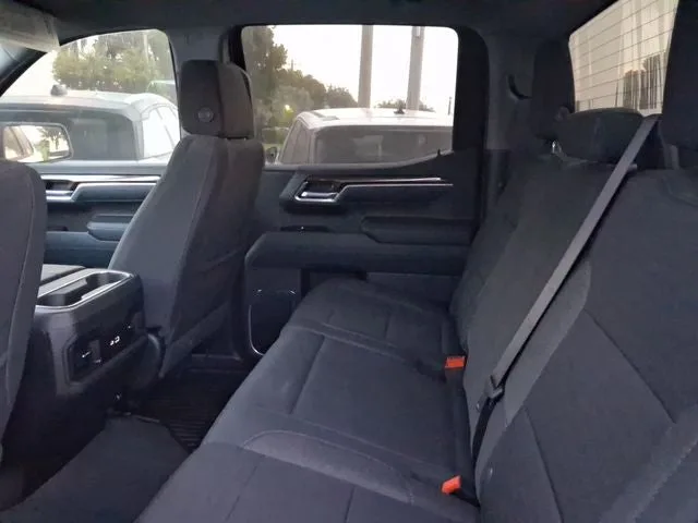 2025 Chevrolet Silverado 1500 RST photo 6
