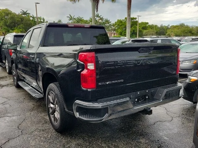 2021 Chevrolet Silverado 1500 LT photo 3