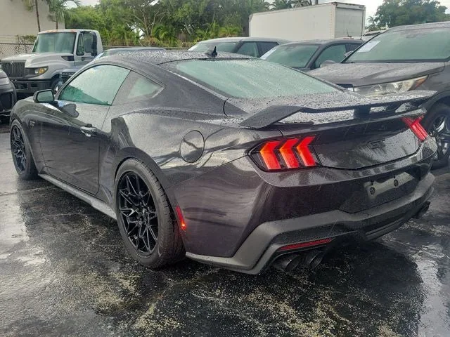2024 Ford Mustang GT Premium photo 4