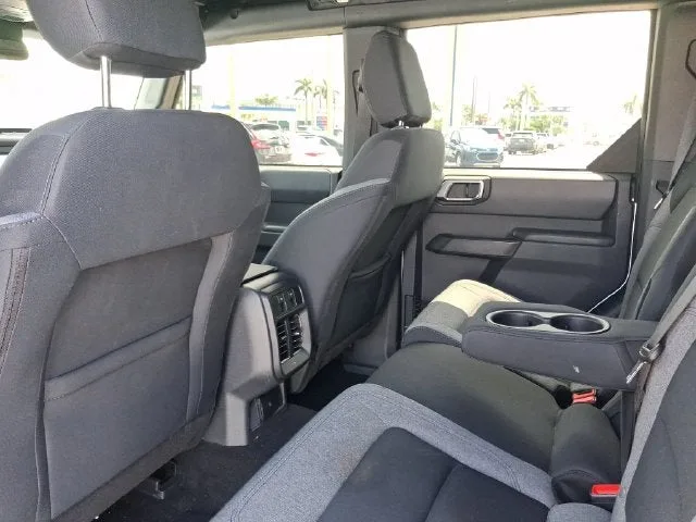 2025 Ford Bronco Base photo 5