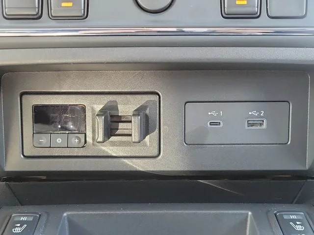 2024 Nissan Titan SV photo 27