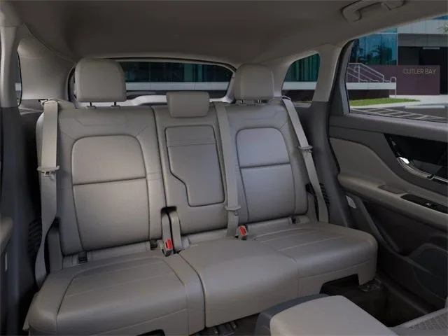 2024 Lincoln Corsair Premiere photo 11