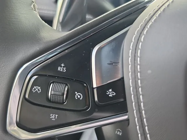2025 Chevrolet Corvette Stingray 2LT photo 14