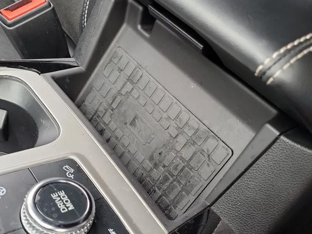 2023 Ford Explorer ST photo 31