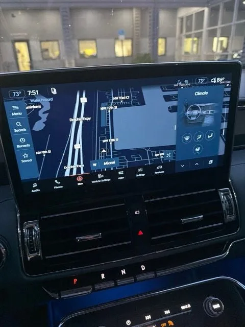 2022 Lincoln Navigator L Black Label photo 9