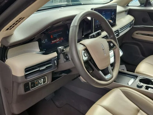 2024 Lincoln Corsair Premiere photo 9